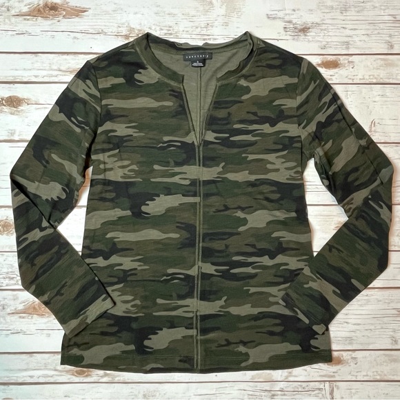 Sanctuary Women’s Camo Long Sleeve Top Size S Small LIKE NEW - Picture 4 of 4